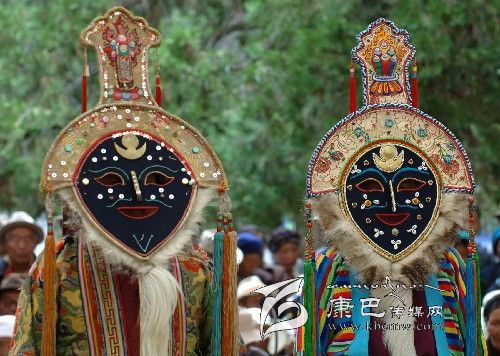 藏戲面具：多姿多彩！