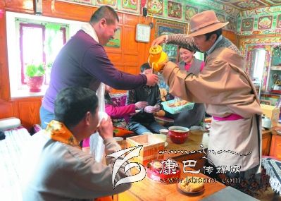 康巴第一藏家樂(lè)的致富帶頭人