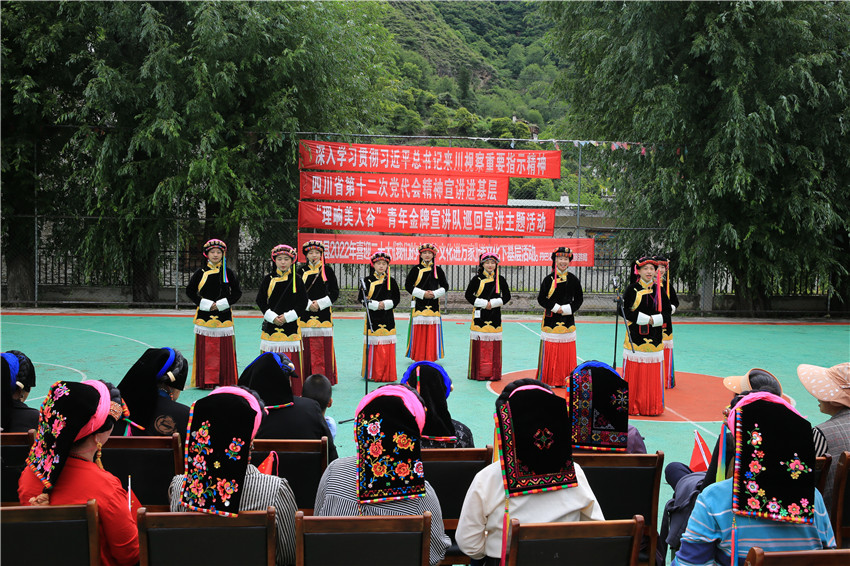 圖為文藝演.jpg 圖為文藝演.jpg