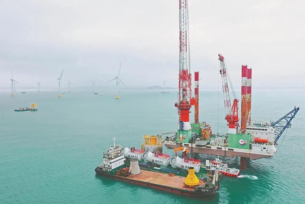 福能集團(tuán)曾是“一煤獨大”的老國企，近年來積極轉(zhuǎn)型，布局新能源、新材料、醫(yī)療健康等領(lǐng)域。圖為福能集團(tuán)三川海上風(fēng)電項目。（資料圖片）